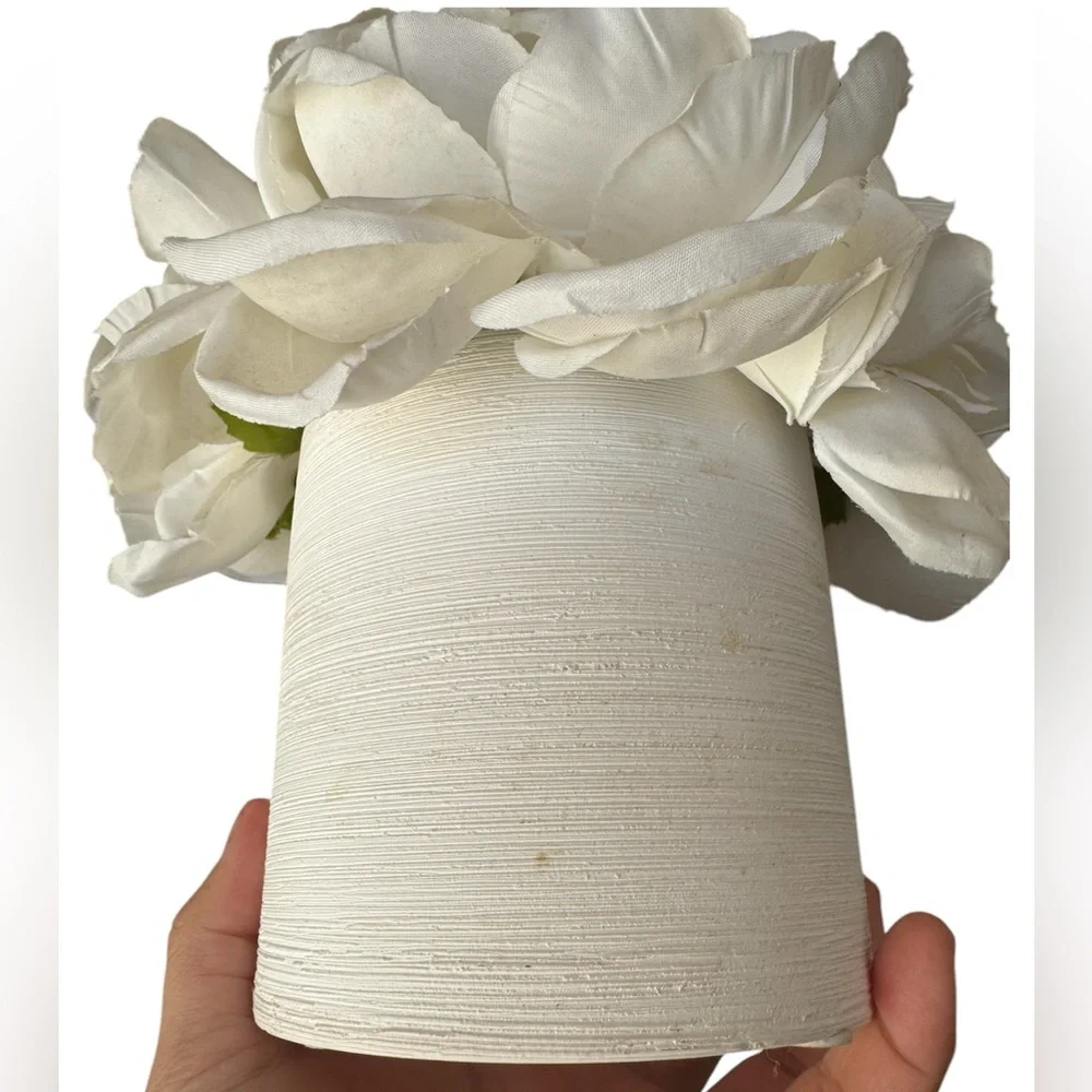 N/A •faux flowers